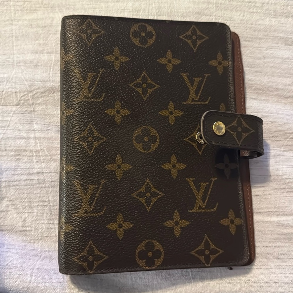 Authentic Louis Vuitton MM agenda